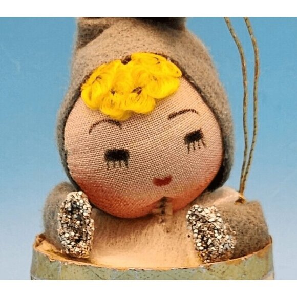 1950s Pixie Elf in Drum Oament Spun Pixie Cotton Foil Holly Felt Hat Putz Style - Picture 3 of 10